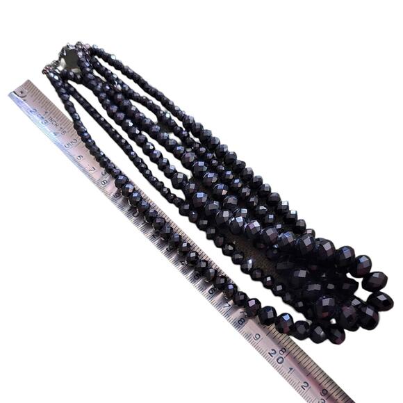 Lovisa faceted multi strand black Layered beaded necklace - Picture 2 of 3